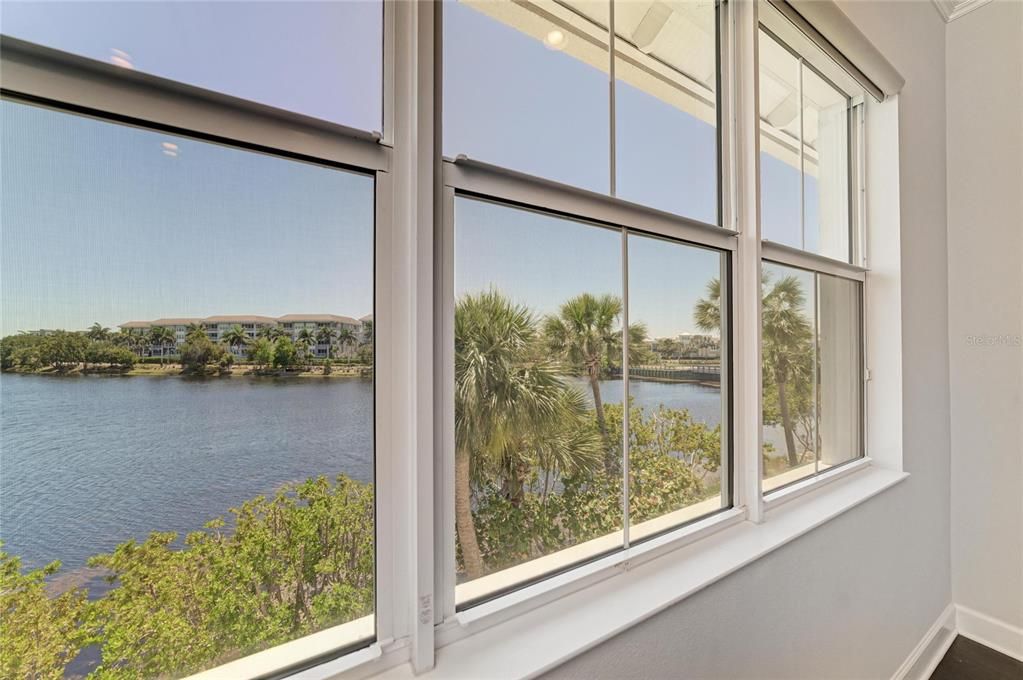 Activo con contrato: $699,000 (3 camas, 3 baños, 1994 Pies cuadrados)