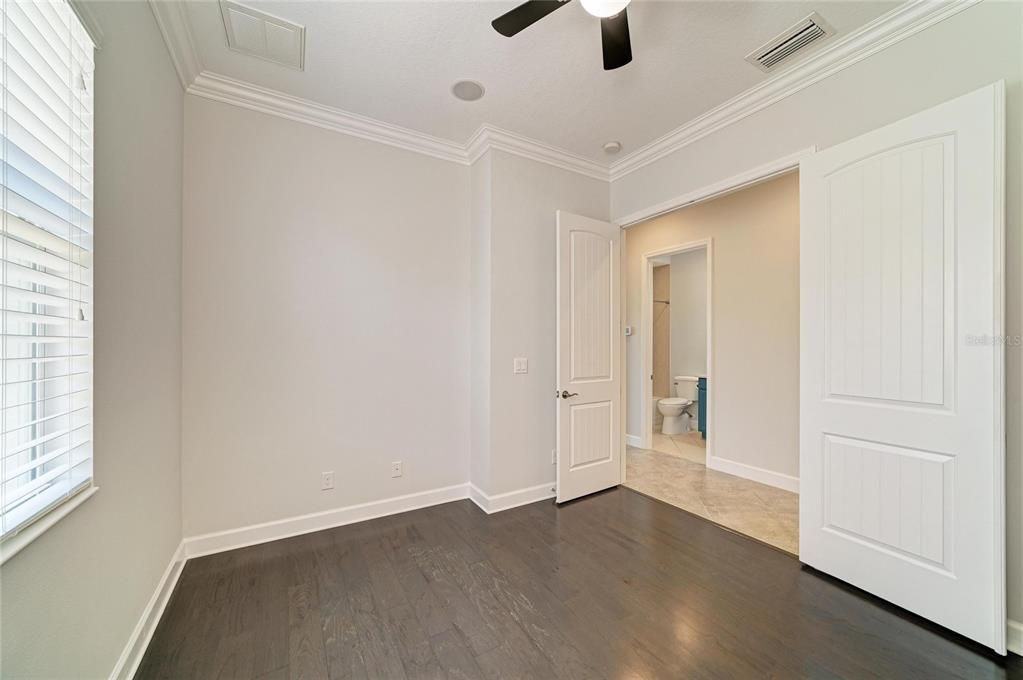 Activo con contrato: $699,000 (3 camas, 3 baños, 1994 Pies cuadrados)