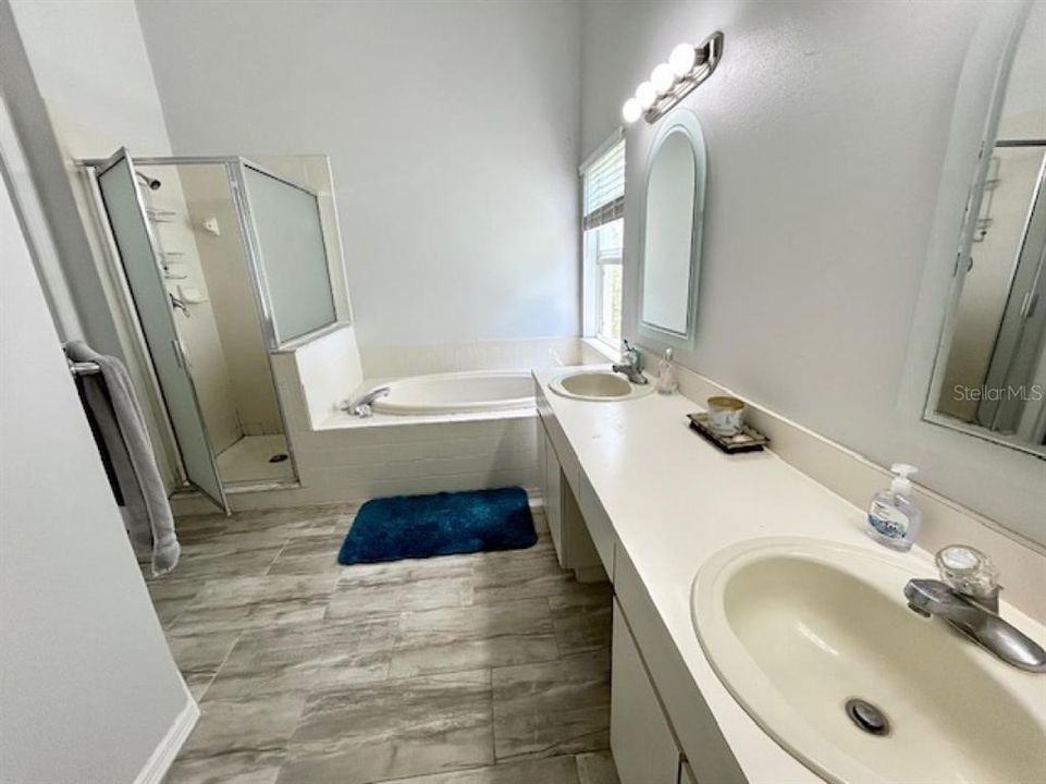 For Sale: $385,000 (4 beds, 2 baths, 2039 Square Feet)