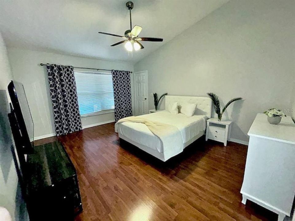 For Sale: $385,000 (4 beds, 2 baths, 2039 Square Feet)