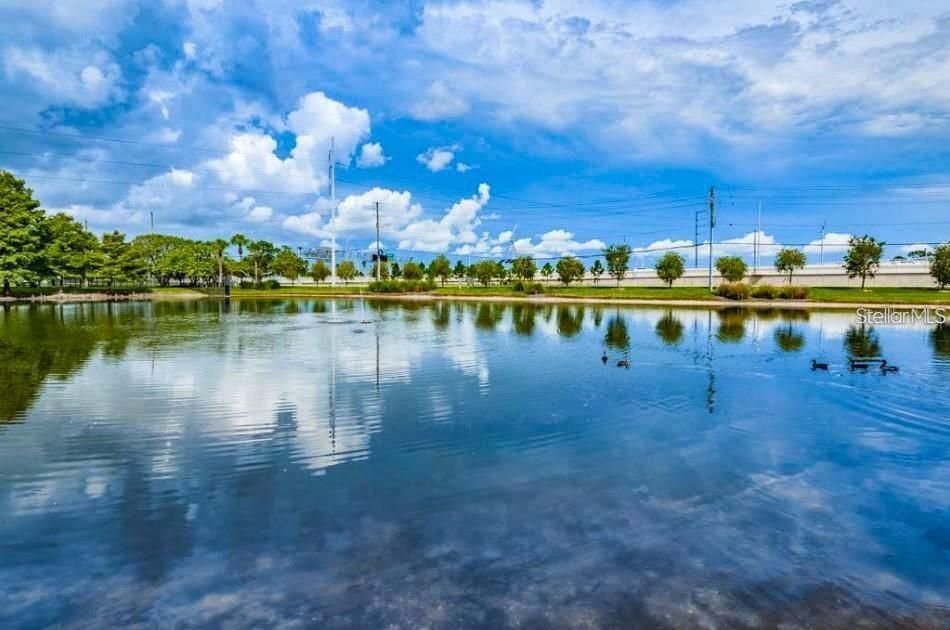 Active With Contract: $1,300 (1 beds, 1 baths, 525 Square Feet)