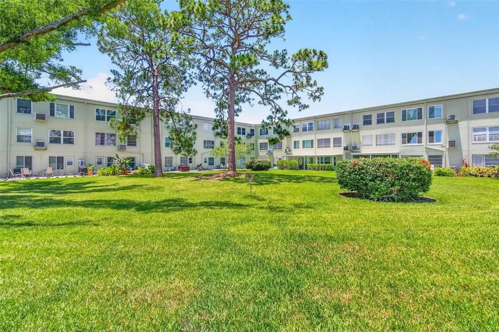 На продажу: $119,995 (1 спален, 1 ванн, 825 Квадратных фут)
