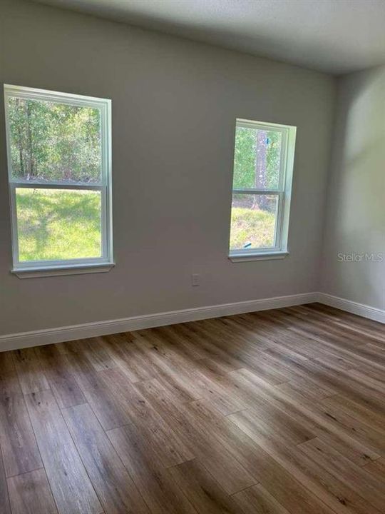 For Rent: $2,100 (4 beds, 2 baths, 1833 Square Feet)