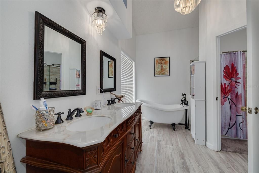 For Sale: $459,000 (3 beds, 2 baths, 1523 Square Feet)