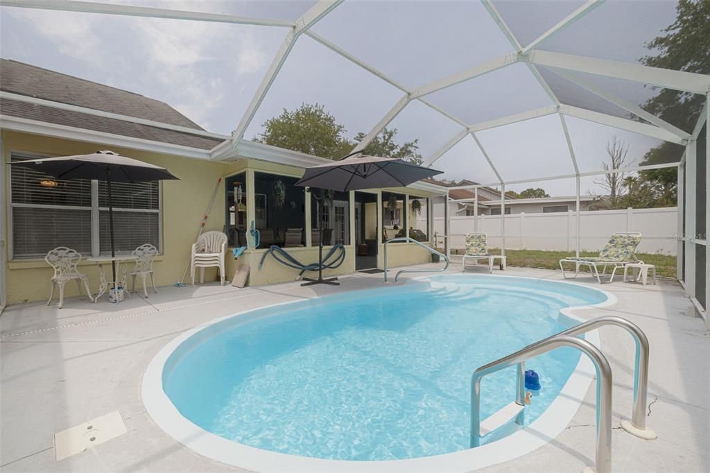 For Sale: $459,000 (3 beds, 2 baths, 1523 Square Feet)