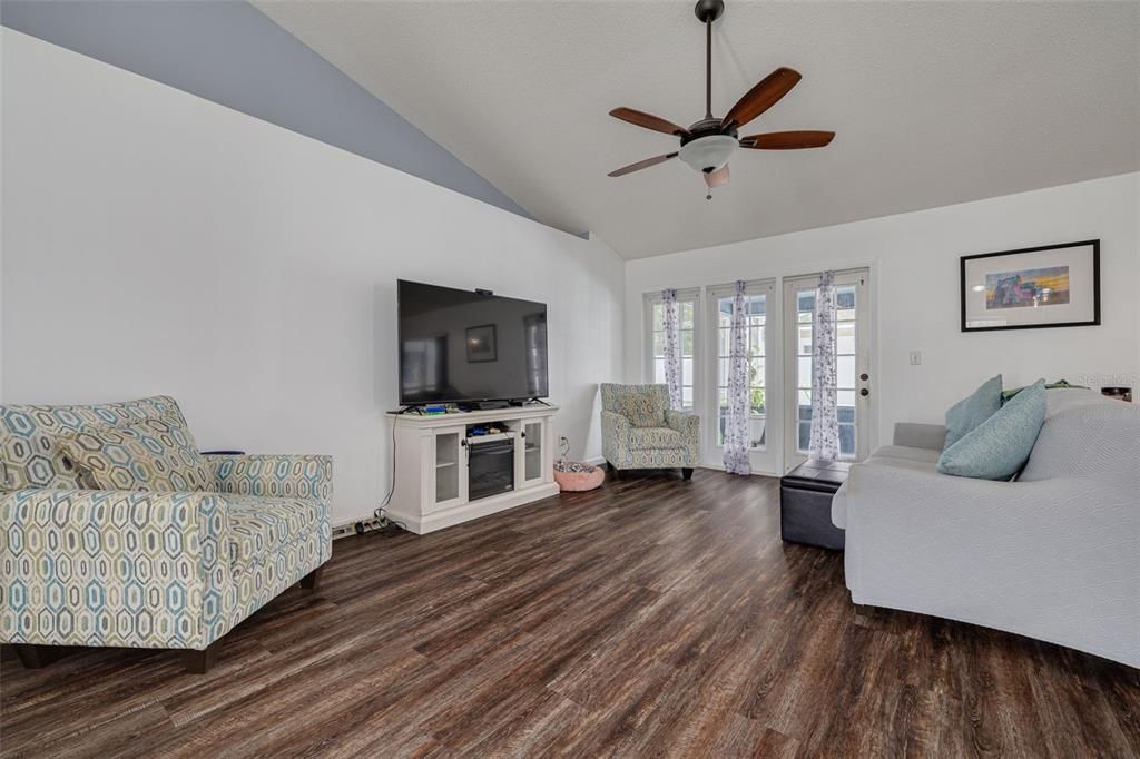 For Sale: $459,000 (3 beds, 2 baths, 1523 Square Feet)