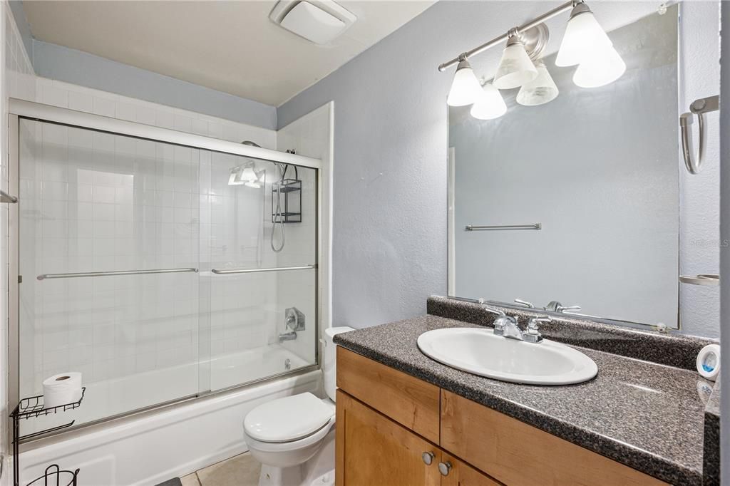 For Sale: $248,900 (2 beds, 2 baths, 1300 Square Feet)