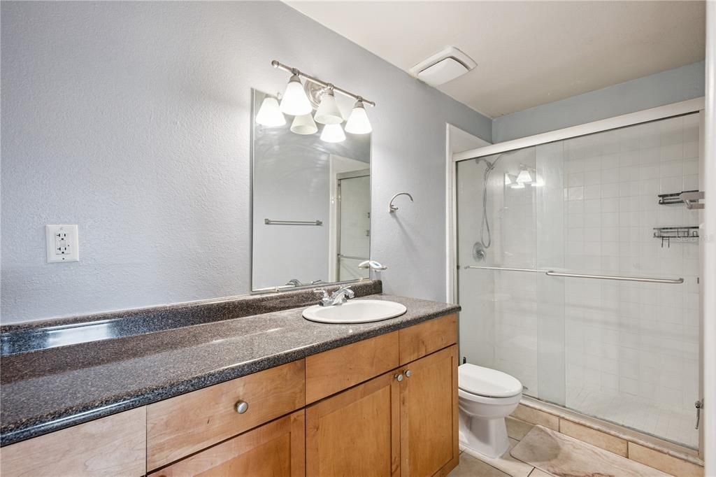 For Sale: $248,900 (2 beds, 2 baths, 1300 Square Feet)
