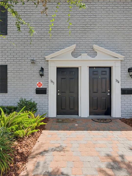 For Sale: $248,900 (2 beds, 2 baths, 1300 Square Feet)