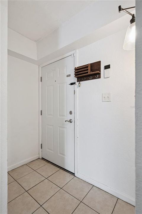 For Sale: $248,900 (2 beds, 2 baths, 1300 Square Feet)