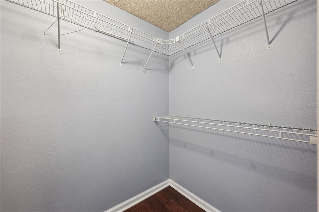 For Sale: $248,900 (2 beds, 2 baths, 1300 Square Feet)