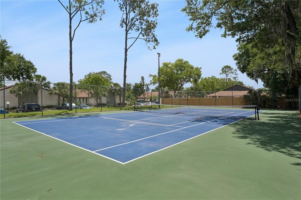 For Sale: $248,900 (2 beds, 2 baths, 1300 Square Feet)