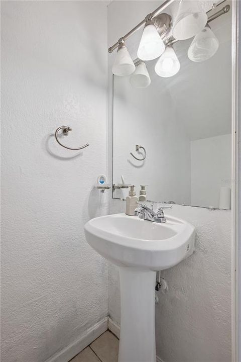 For Sale: $248,900 (2 beds, 2 baths, 1300 Square Feet)
