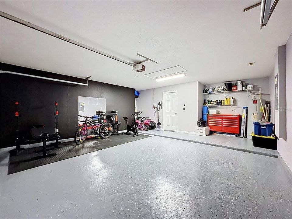 Под контрактом: $285,000 (4 спален, 2 ванн, 1880 Квадратных фут)