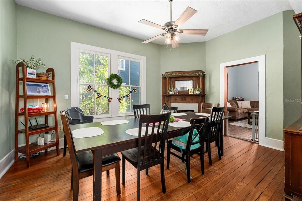 For Sale: $639,000 (4 beds, 2 baths, 2224 Square Feet)