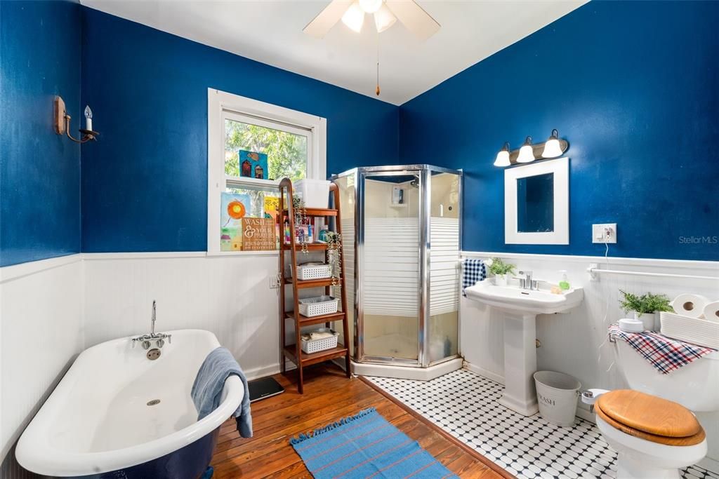 For Sale: $639,000 (4 beds, 2 baths, 2224 Square Feet)