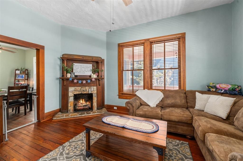 For Sale: $639,000 (4 beds, 2 baths, 2224 Square Feet)