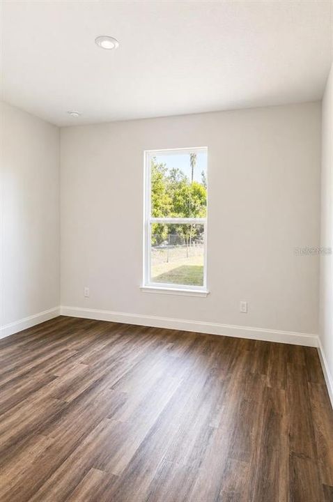 For Sale: $399,900 (4 beds, 2 baths, 1800 Square Feet)