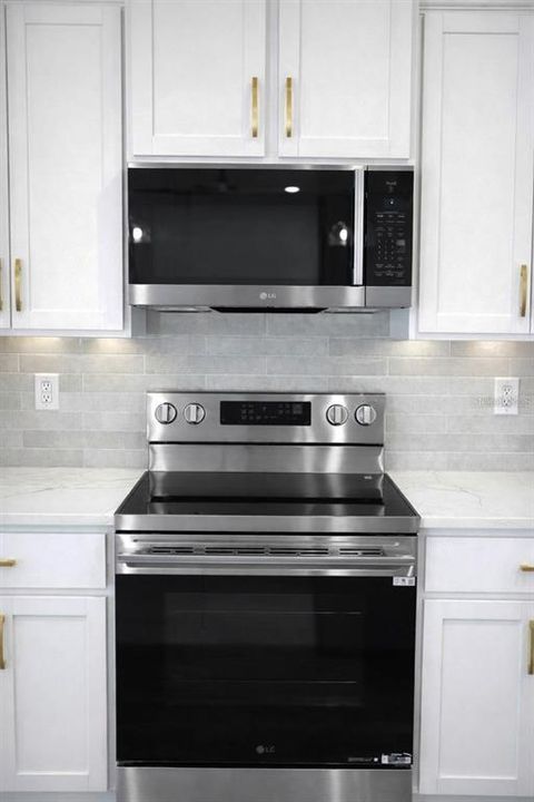 For Sale: $399,900 (4 beds, 2 baths, 1800 Square Feet)