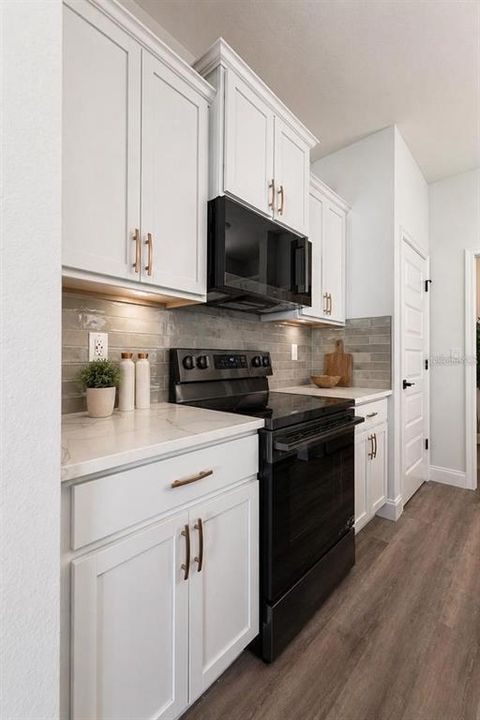For Sale: $399,900 (4 beds, 2 baths, 1800 Square Feet)