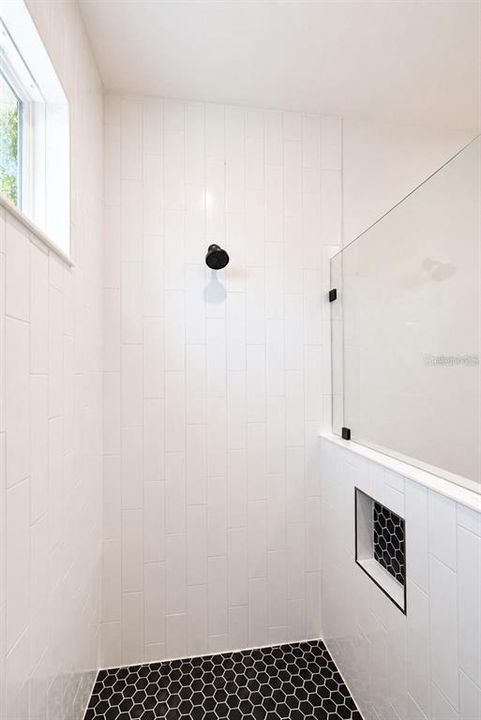 For Sale: $399,900 (4 beds, 2 baths, 1800 Square Feet)