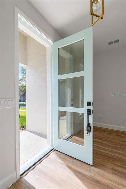 For Sale: $399,900 (4 beds, 2 baths, 1800 Square Feet)