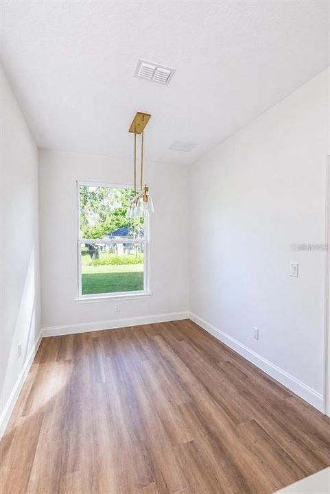For Sale: $399,900 (4 beds, 2 baths, 1800 Square Feet)