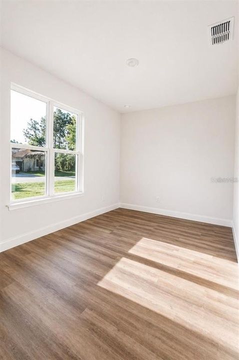 For Sale: $399,900 (4 beds, 2 baths, 1800 Square Feet)