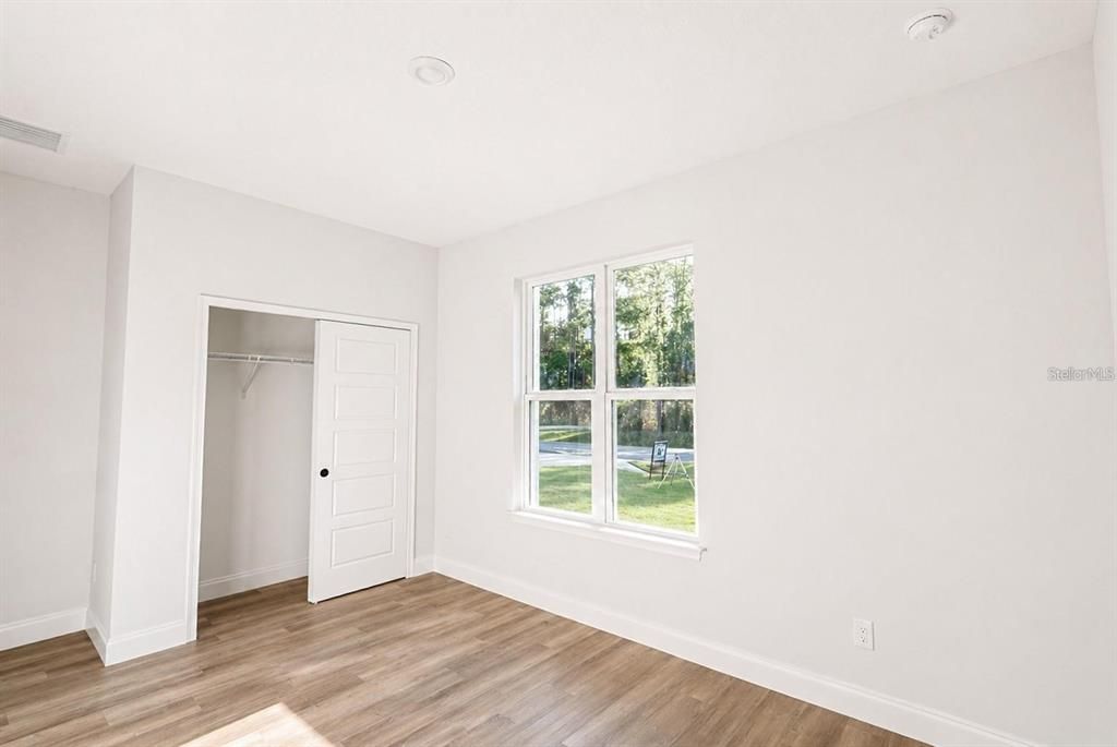 For Sale: $399,900 (4 beds, 2 baths, 1800 Square Feet)