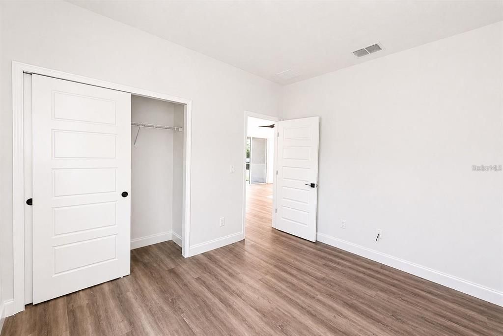 For Sale: $399,900 (4 beds, 2 baths, 1800 Square Feet)