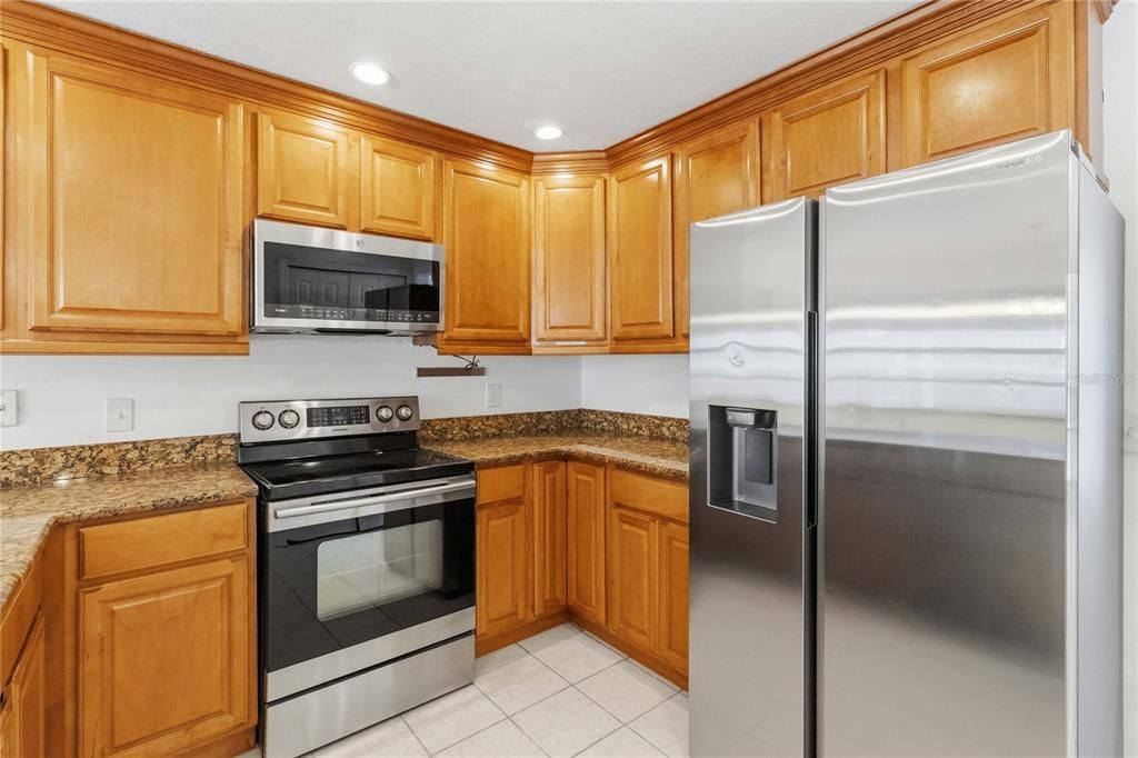 На продажу: $549,900 (4 спален, 2 ванн, 2408 Квадратных фут)