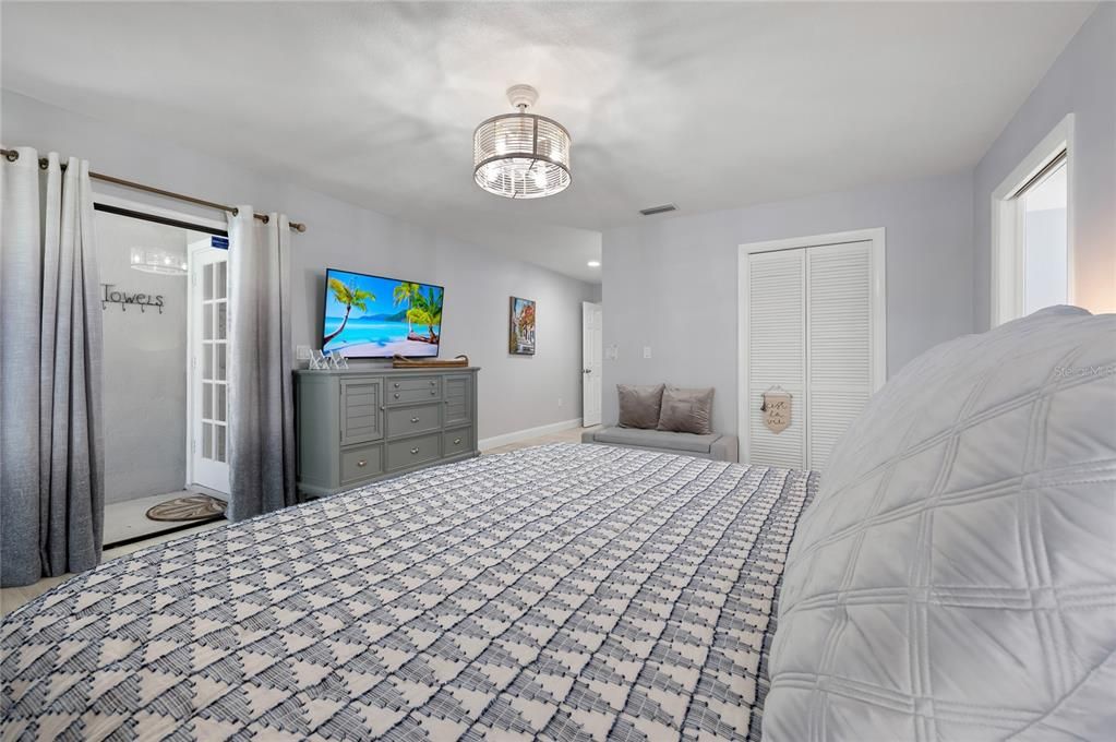 Active With Contract: $735,000 (4 beds, 2 baths, 2115 Square Feet)