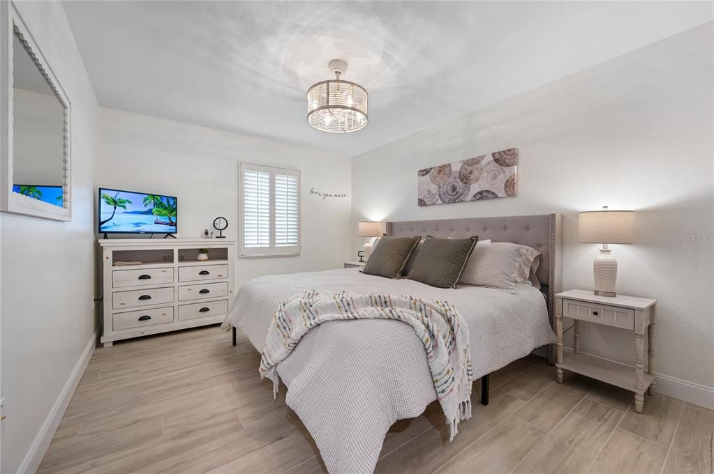 Active With Contract: $735,000 (4 beds, 2 baths, 2115 Square Feet)