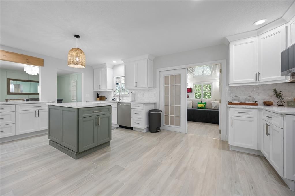 Active With Contract: $735,000 (4 beds, 2 baths, 2115 Square Feet)