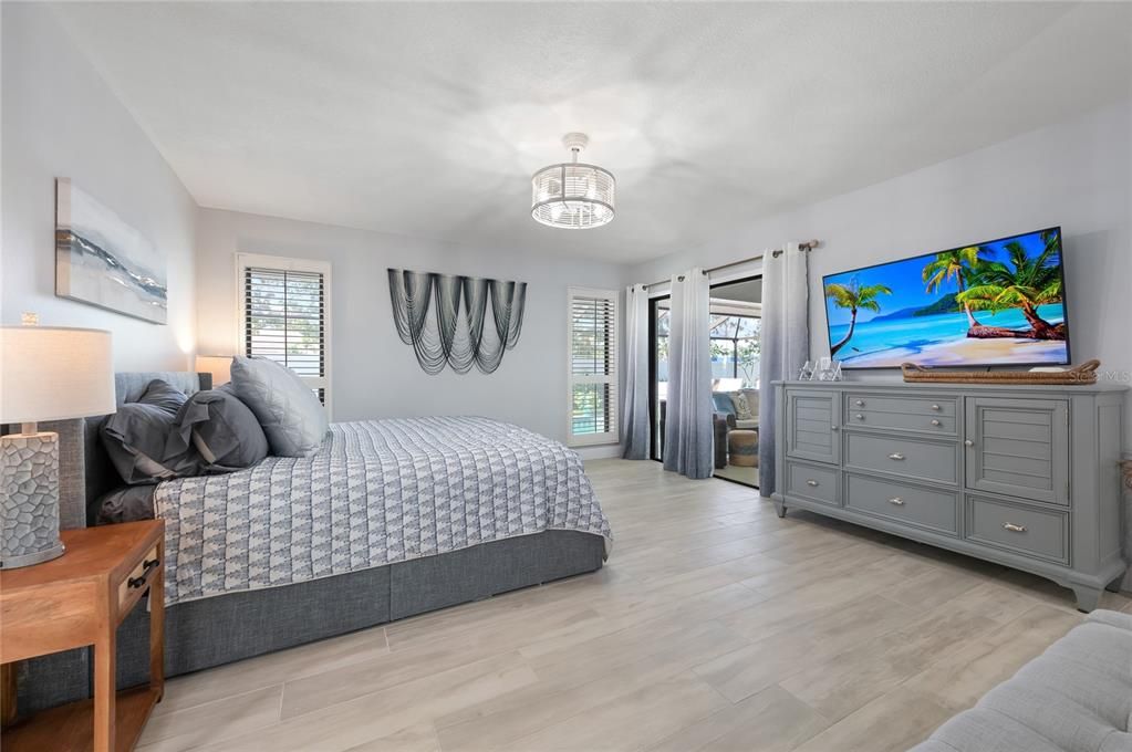 Active With Contract: $735,000 (4 beds, 2 baths, 2115 Square Feet)
