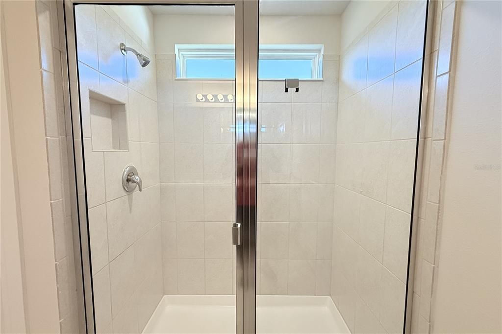 En Venta: $535,000 (5 camas, 3 baños, 2386 Pies cuadrados)