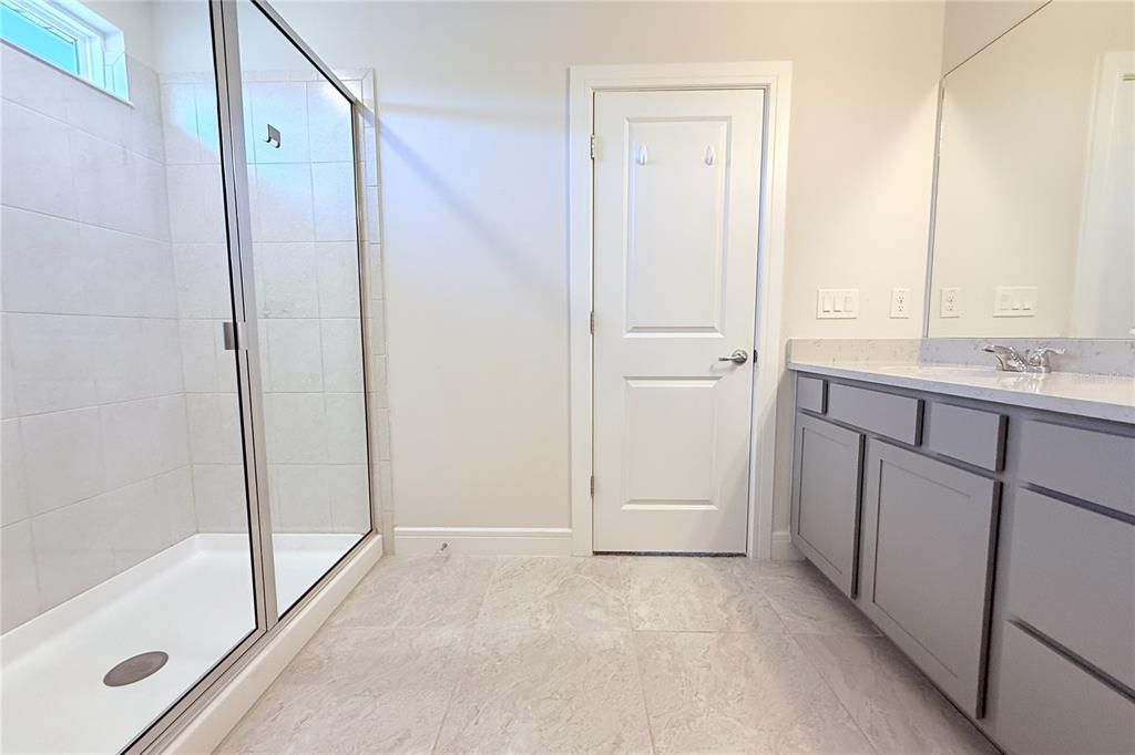 En Venta: $535,000 (5 camas, 3 baños, 2386 Pies cuadrados)