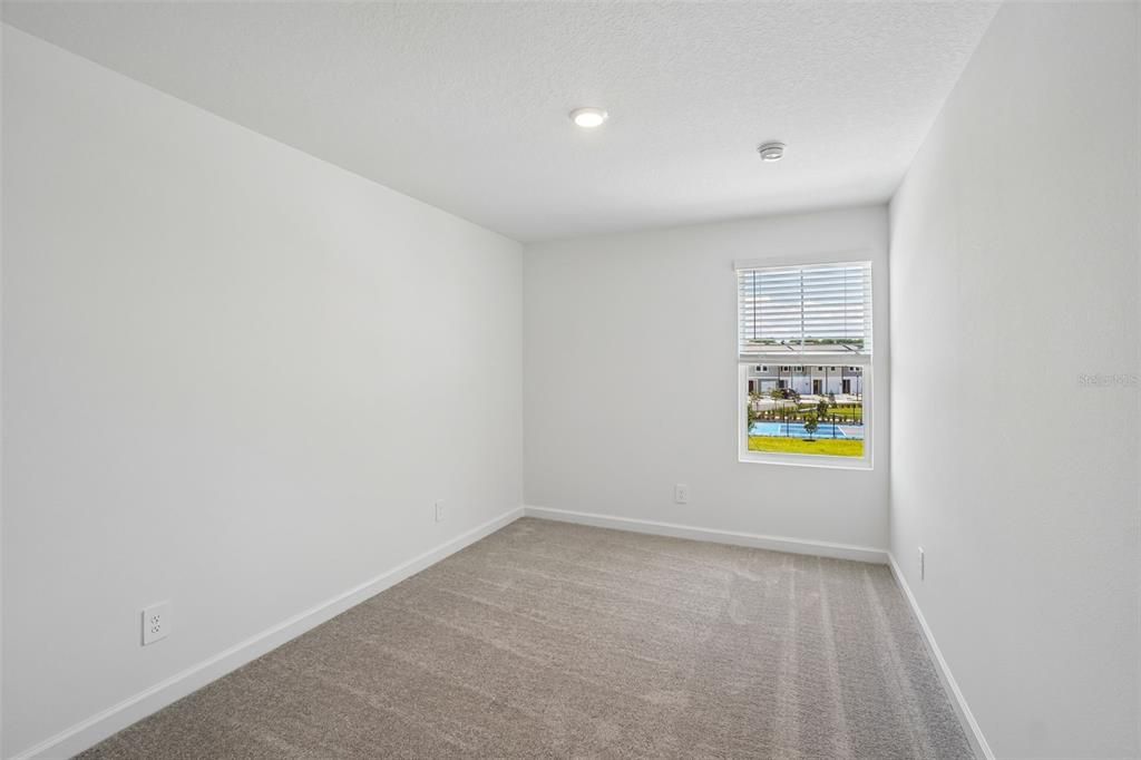 На продажу: $374,990 (3 спален, 2 ванн, 1607 Квадратных фут)