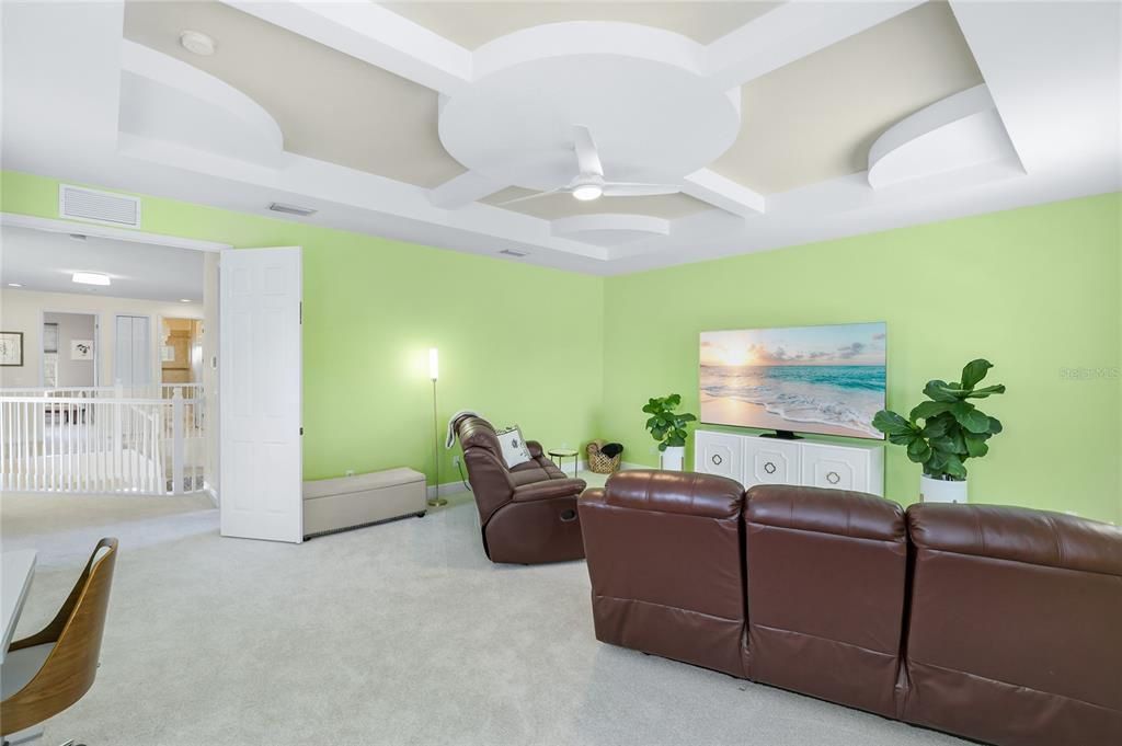 En Venta: $1,049,500 (5 camas, 3 baños, 3847 Pies cuadrados)