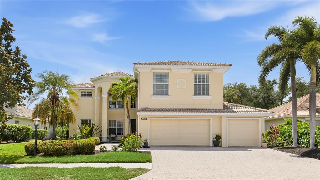 En Venta: $1,049,500 (5 camas, 3 baños, 3847 Pies cuadrados)