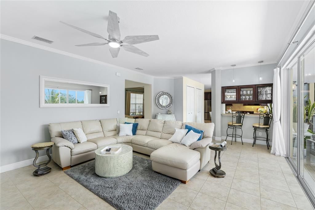 En Venta: $1,049,500 (5 camas, 3 baños, 3847 Pies cuadrados)