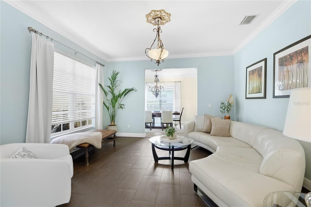En Venta: $1,049,500 (5 camas, 3 baños, 3847 Pies cuadrados)