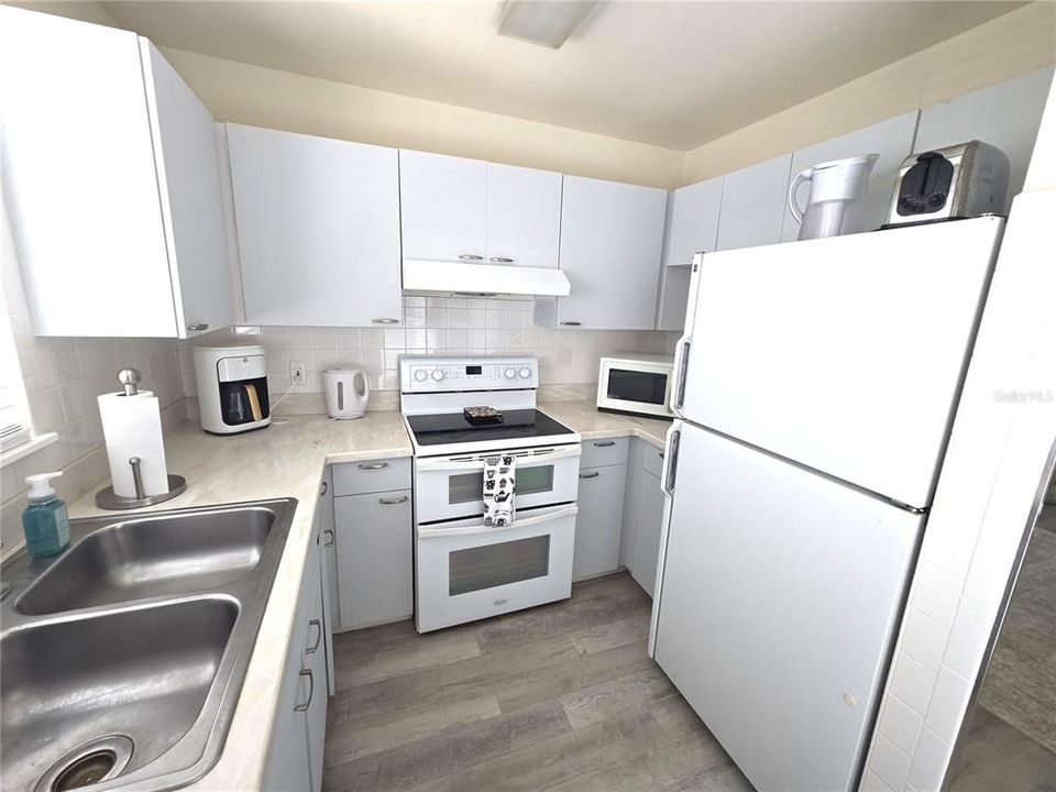 В аренду: $2,500 (2 спален, 2 ванн, 1096 Квадратных фут)