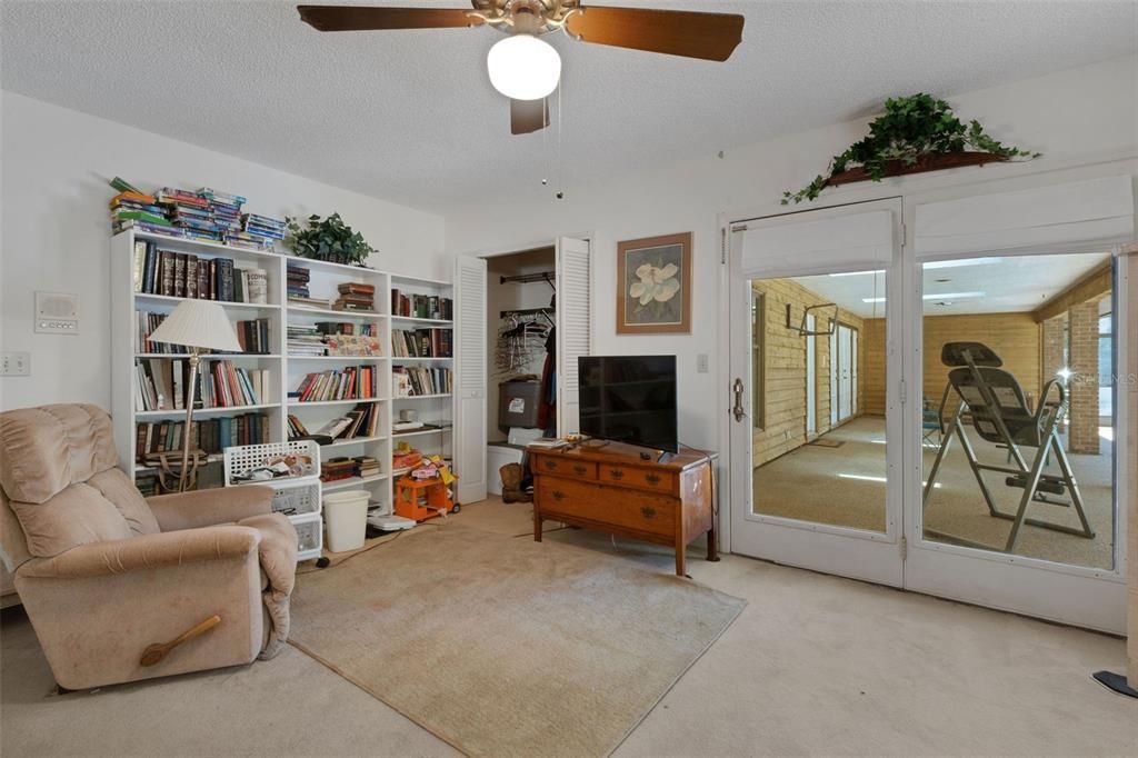 For Sale: $825,000 (6 beds, 3 baths, 3543 Square Feet)