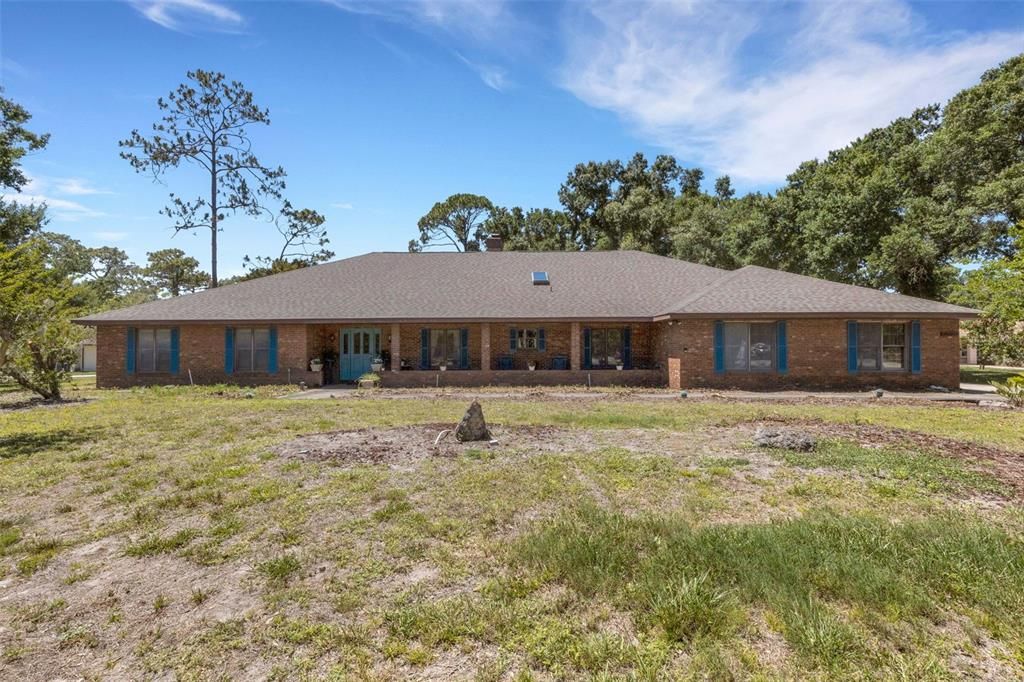 For Sale: $825,000 (6 beds, 3 baths, 3543 Square Feet)