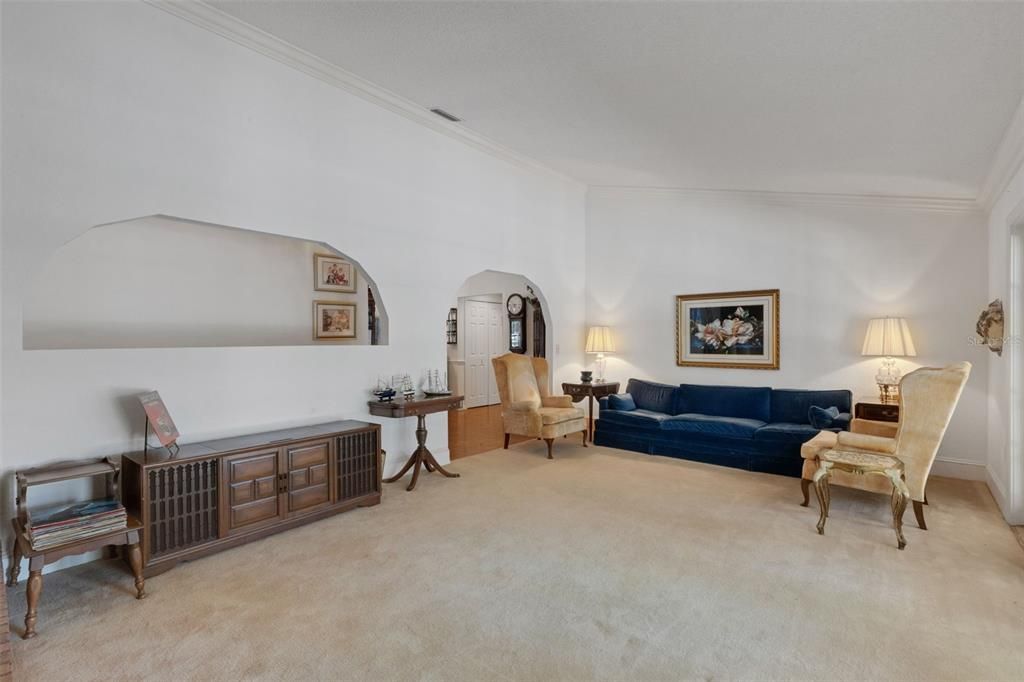 For Sale: $825,000 (6 beds, 3 baths, 3543 Square Feet)
