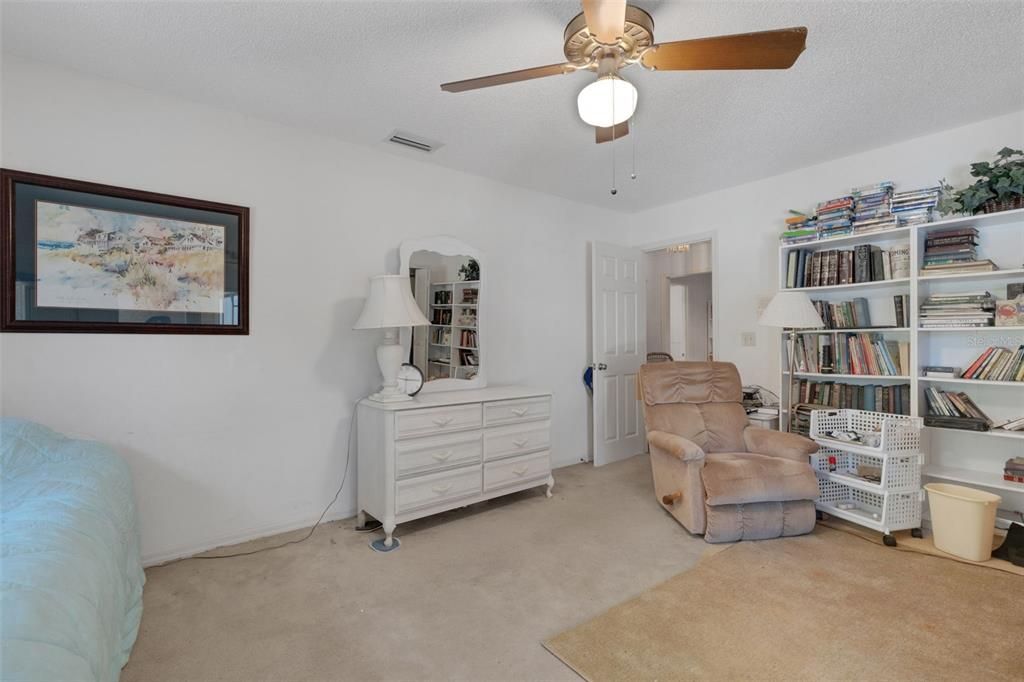 For Sale: $825,000 (6 beds, 3 baths, 3543 Square Feet)