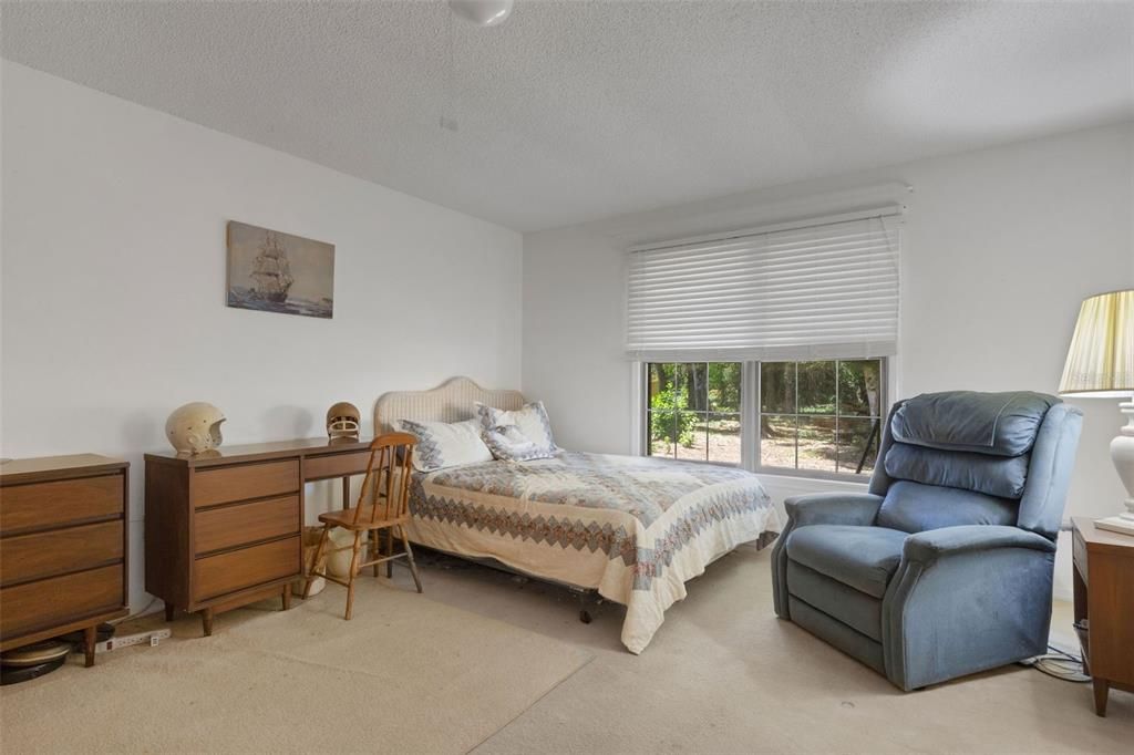 For Sale: $825,000 (6 beds, 3 baths, 3543 Square Feet)