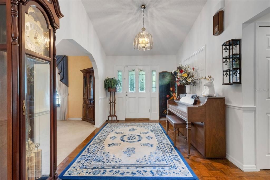 For Sale: $825,000 (6 beds, 3 baths, 3543 Square Feet)