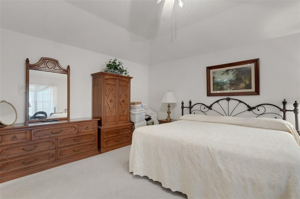For Sale: $825,000 (6 beds, 3 baths, 3543 Square Feet)